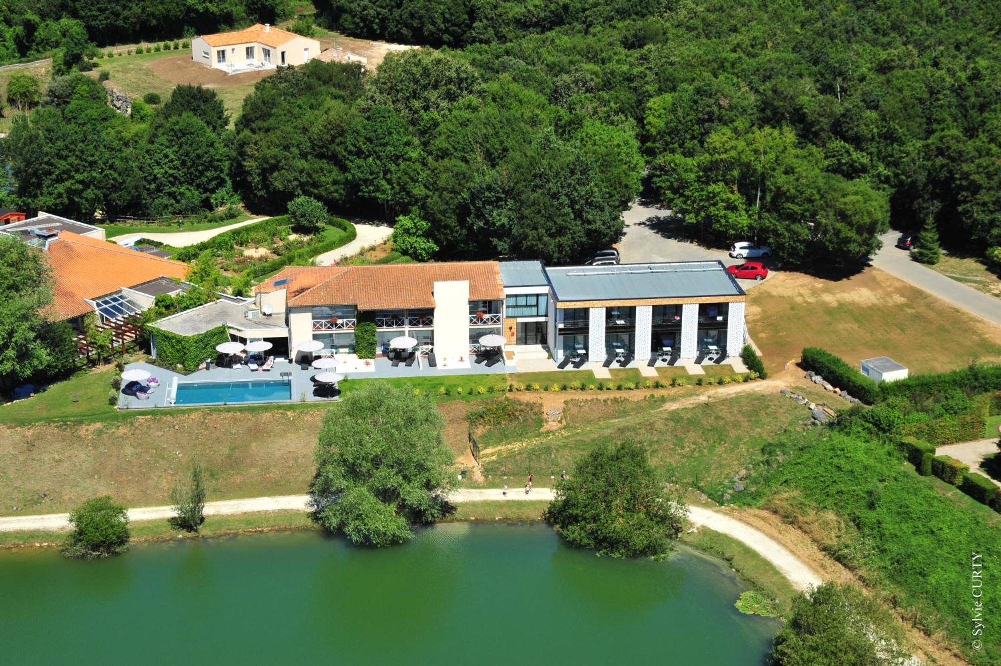 Les Jardins Du Lac Trizay Exterior photo